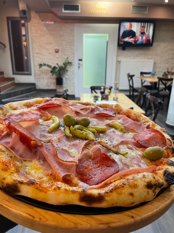 Santa Villa & Restaurant سريمسكا ميتروفيكا المظهر الخارجي الصورة