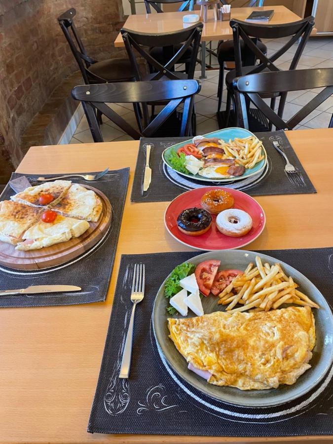Santa Villa & Restaurant سريمسكا ميتروفيكا المظهر الخارجي الصورة